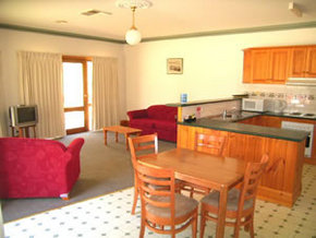 Campaspe Lodge - Accommodation Airlie Beach 1