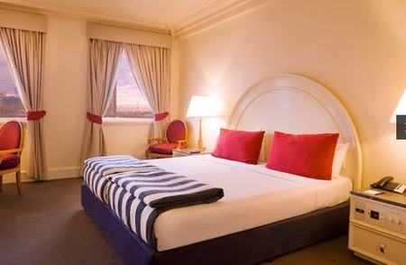 Vibe Savoy Hotel Melbourne - Accommodation Main Beach 3