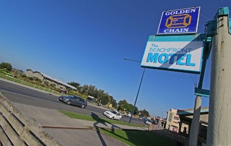 The Beachfront Motel - Accommodation QLD 4