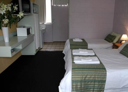 The Bay Motel - Safety Beach - Accommodation Fremantle 2