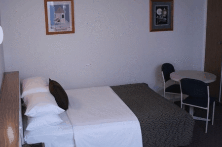 Burkes Hotel Motel - Accommodation Fremantle 1