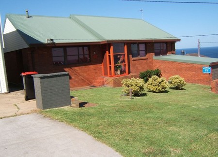 Merewether Beach B And B - Accommodation Airlie Beach 1