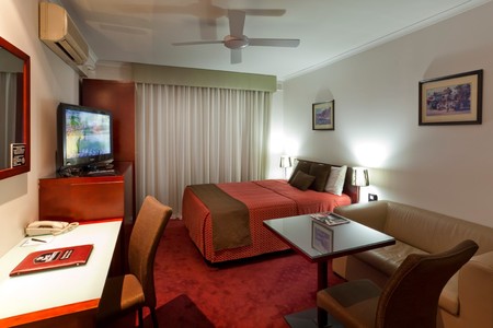 Best Western Ensenada Motor Inn And Suites - Accommodation Airlie Beach 4