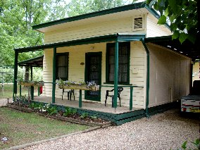 Pioneer Garden Cottages - Accommodation Nelson Bay