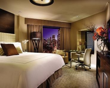 Four Seasons Hotel - Accommodation VIC