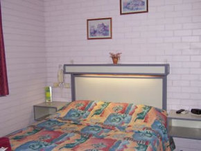 Sun Centre Motel - Accommodation Burleigh 2