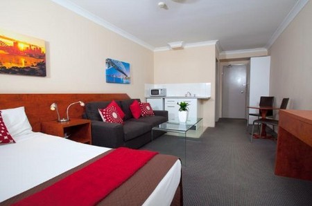 Central Railway Hotel - Accommodation Fremantle 2