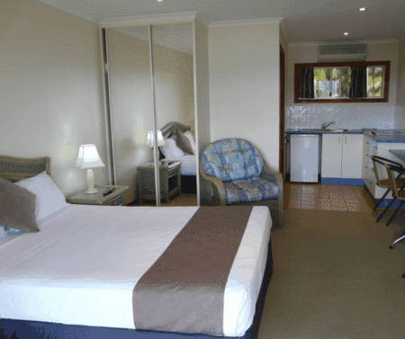 Sunlit Waters Studio Apartments - Accommodation Bookings 1