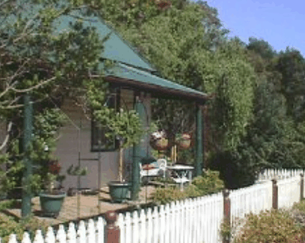 Trines Cottage - Dalby Accommodation
