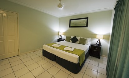 Costa Royale Beachfront Apartments - Whitsundays Accommodation 2