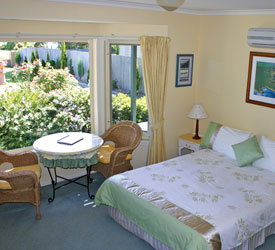 Haley Reef Views Bed And Breakfast - Accommodation Main Beach 4