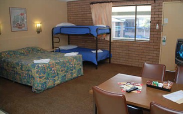 Oasis By The Lake - Accommodation Port Hedland