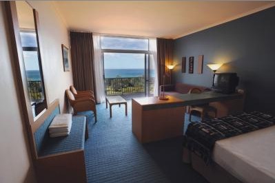 Absolute Beachfront Opal Cove Resort - Accommodation Tasmania 1