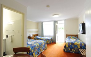 Bermuda Motel - Accommodation Whitsundays 2