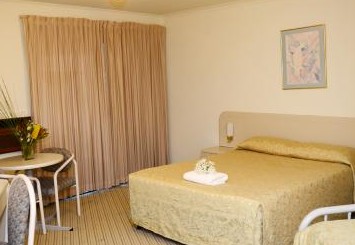 Motel 10 Motor Inn - Accommodation Bookings 4