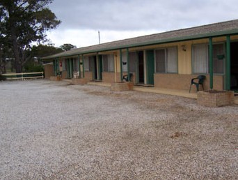 Governors Hill Motel - Accommodation Main Beach 1