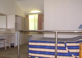 Newcastle Links Motel - Accommodation Airlie Beach 1
