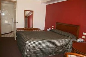 Queensgate Motel - Accommodation Whitsundays 3