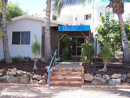 Palm Valley Motel And Holiday Units - Accommodation Main Beach 1