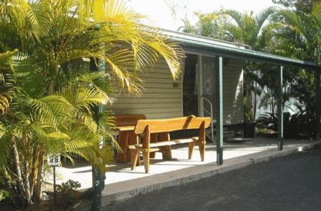 Cane Village Holiday Park - Accommodation Airlie Beach 1