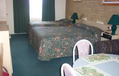 A Settlers Motor Inn - Accommodation Tasmania 1