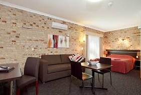 Highlander Motor Inn And Apartments - Accommodation Burleigh 4