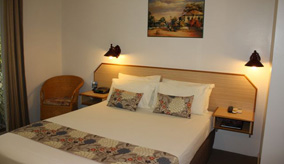Colonial Village Motel - Accommodation Burleigh 1