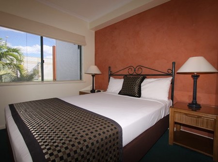 Mid City Luxury Suites - Accommodation Airlie Beach 2