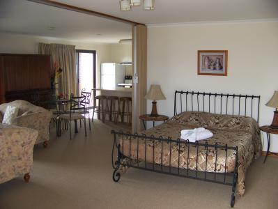 Anchorage At Victor Harbour Seafront Hotel - Accommodation NT 2