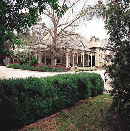 The Lodge Country House - Accommodation in Bendigo