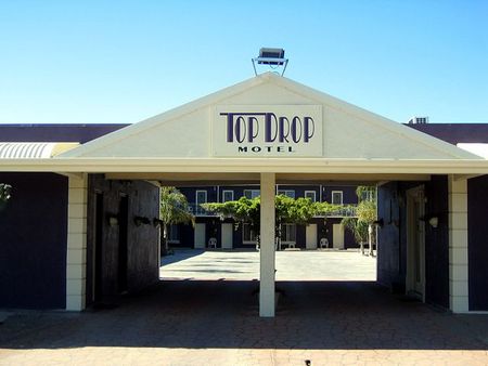 Top Drop Motel - Accommodation Airlie Beach 1