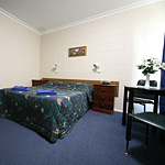 Motel Poinsettia - Accommodation Airlie Beach 1