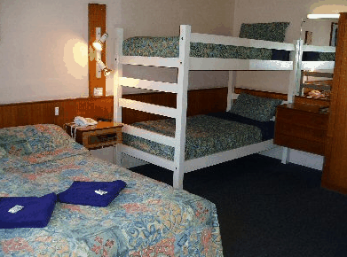 The Sands Motel - Accommodation Burleigh 2