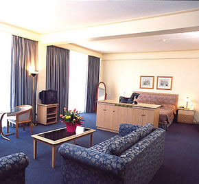 Chifley On South Terrace - Accommodation Airlie Beach 1