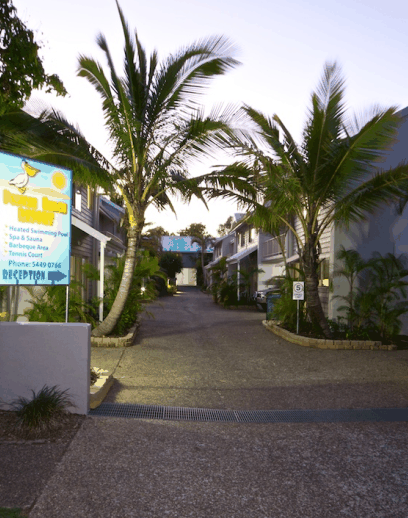 Pelican Beach Resort - Accommodation Main Beach 5
