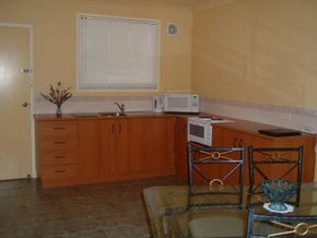 Hopkins House Motel & Apartments - Accommodation QLD 5