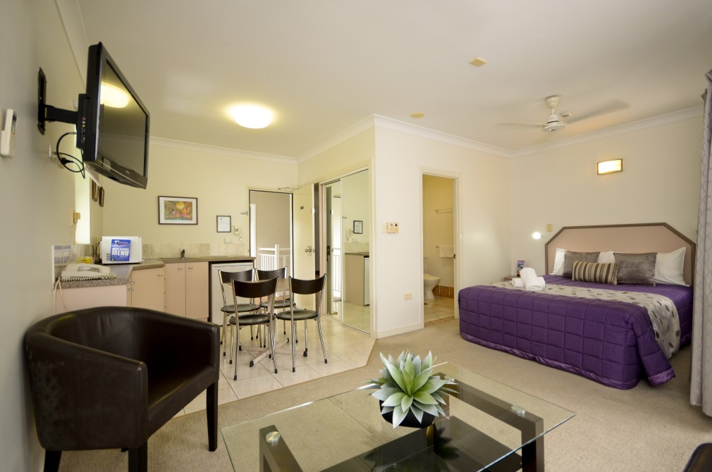 Reef Palms - Accommodation Airlie Beach 1