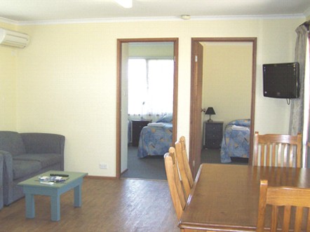 Allestree Holiday Units - Accommodation QLD 2