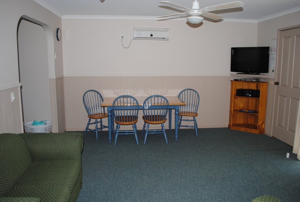 Lakes Entrance Country Cottages - Accommodation Burleigh 5