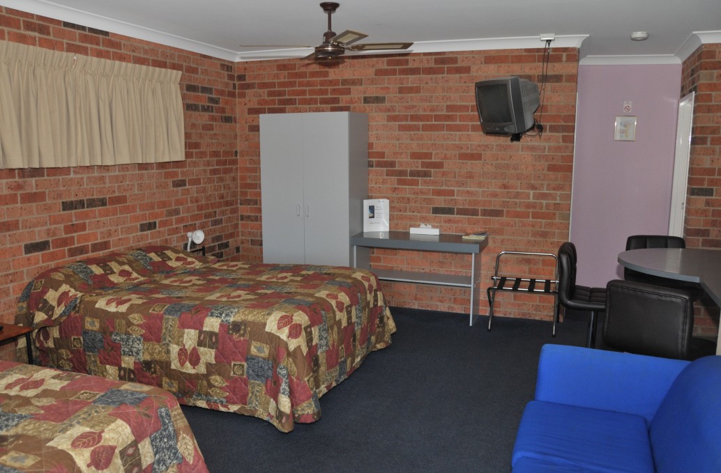 Wallangulla Motel - Accommodation Burleigh 2