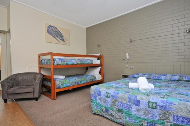 The Elm Motel - Accommodation Airlie Beach 3