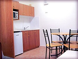Pioneer Way Motel - Accommodation Airlie Beach 2