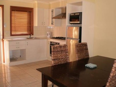 Colonial Village Motel - Accommodation Airlie Beach 5