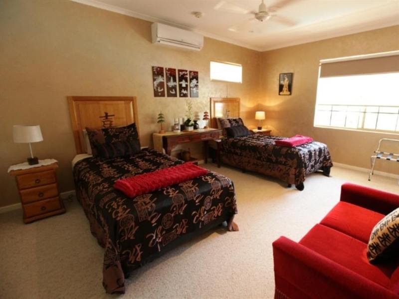 Armadale Cottage B And B - Accommodation Airlie Beach 1