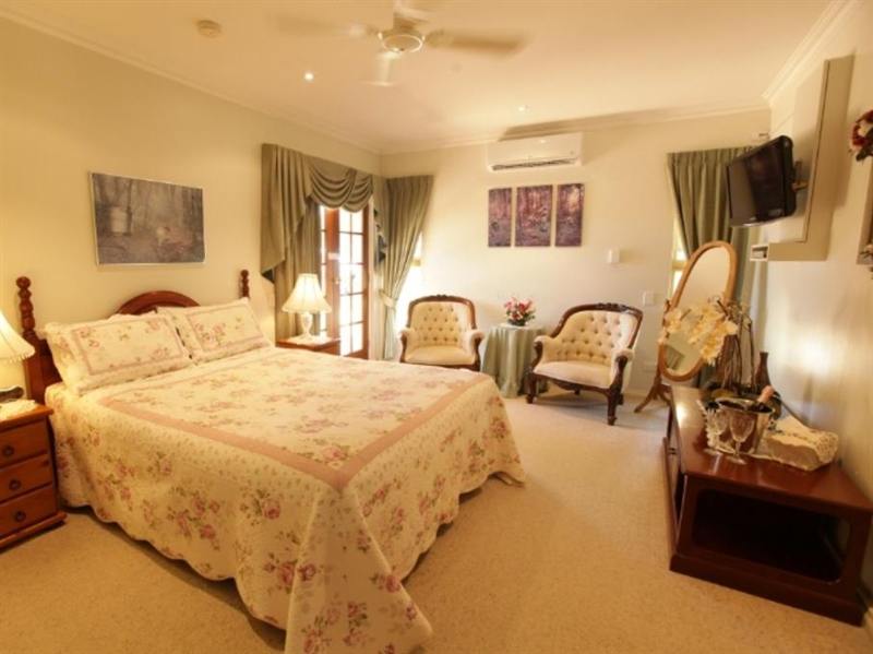 Armadale Cottage B And B - Accommodation Airlie Beach 3