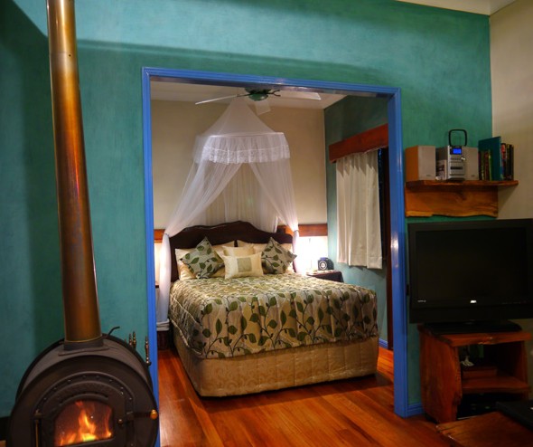 Lillypillys Cottages & Day Spa - Accommodation Burleigh 1