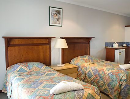 Denmark Hotel & River Rooms Motel - Accommodation Burleigh 3