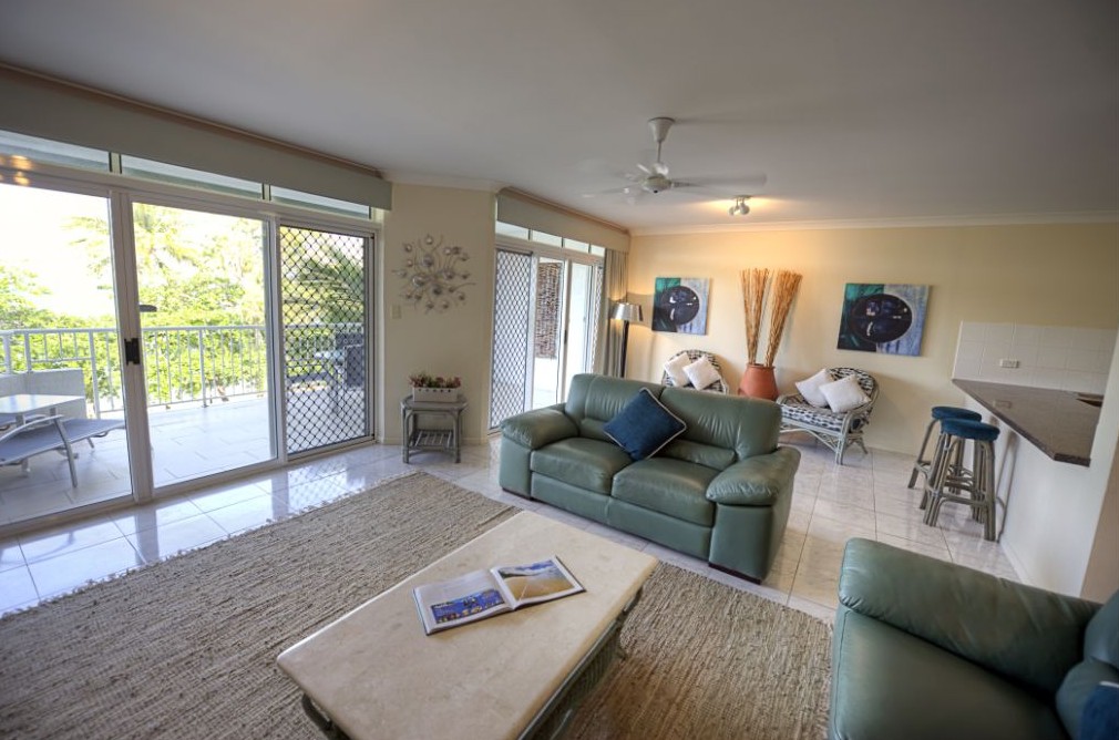 Costa Royale Beachfront Apartments - Whitsundays Accommodation 5