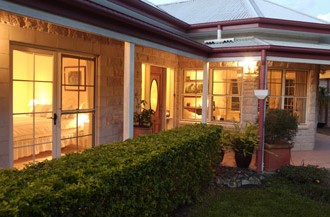 Noosa Valley Manor - Bed And Breakfast - Accommodation Mermaid Beach 1