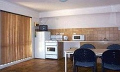 Alice Tourist Apartments - Dalby Accommodation 2
